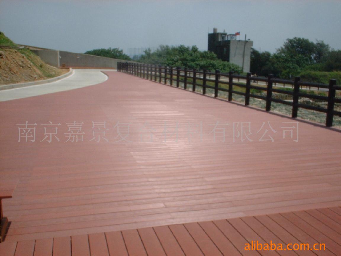 ذdeck
