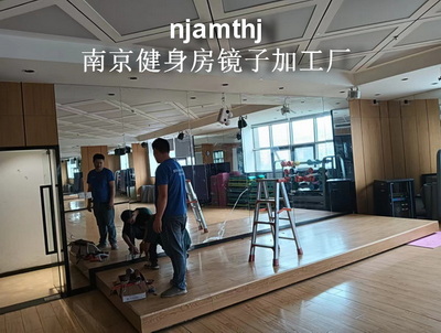 健身房好的镜子、好的服务