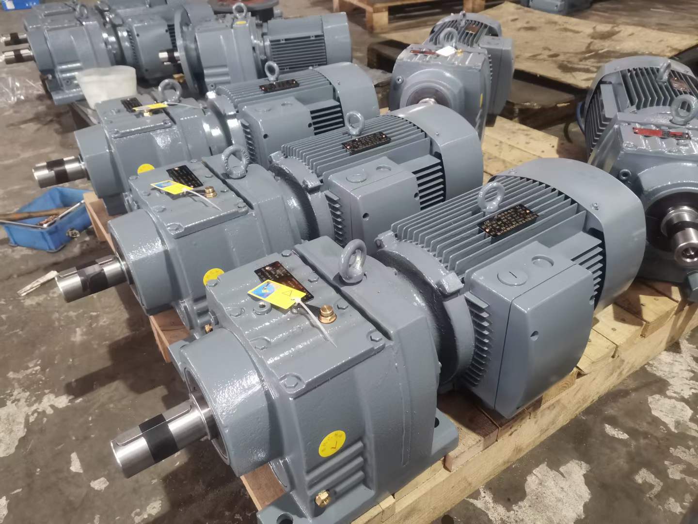 RF77-Y3KW-17.82M2ٻͺFF37DRS71M4
